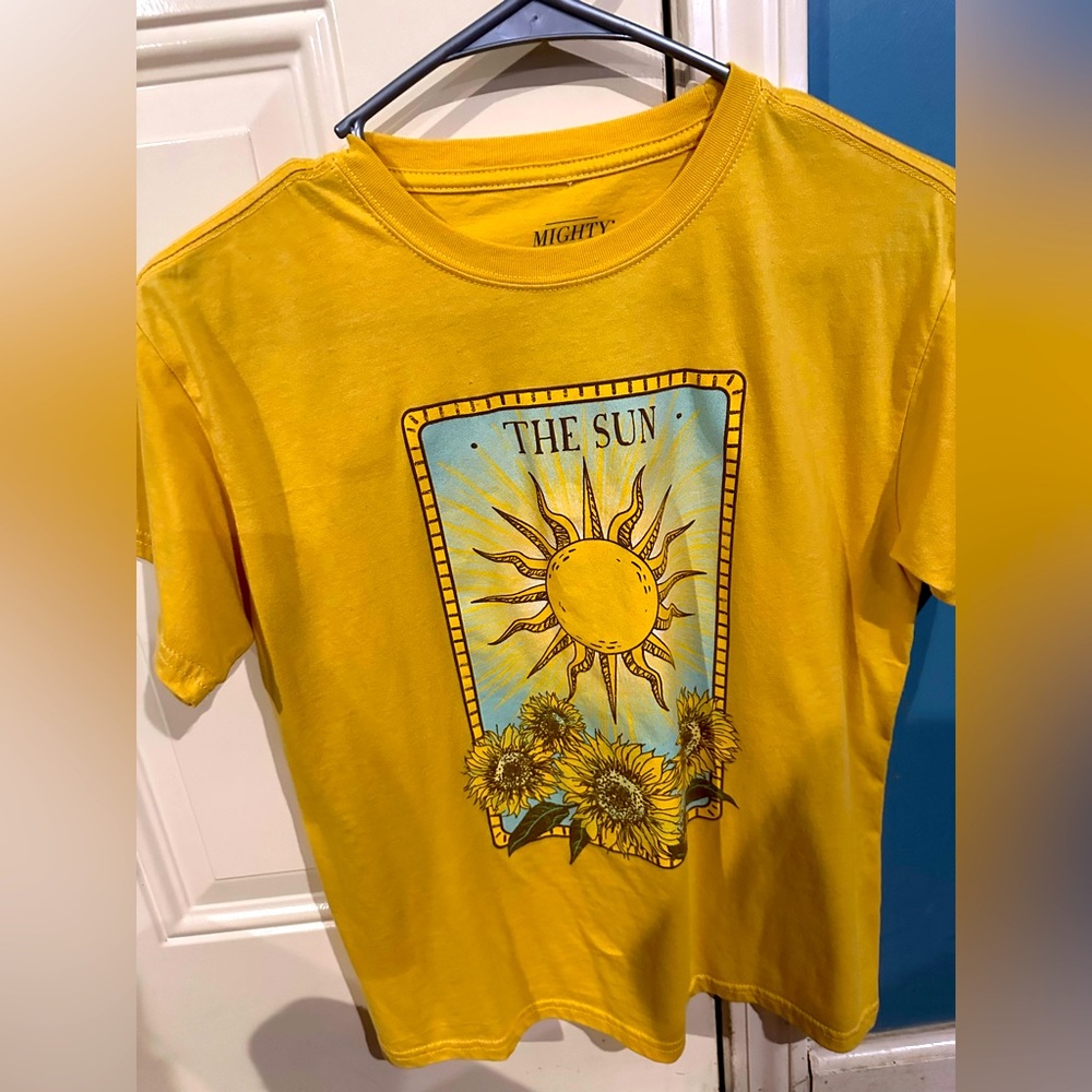 Small T-Shirt Y2K